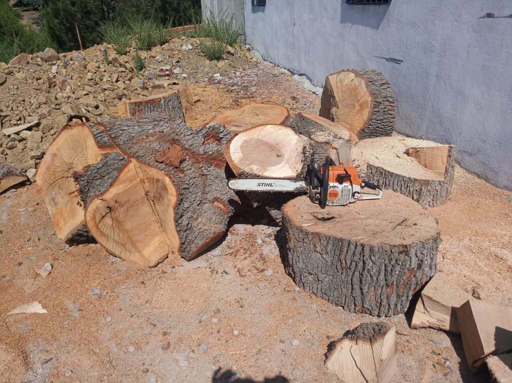 gömeç odun kesim ağaç işleri bahçe düzenlemesi bahçıvan nakliye rulo çim çapa budama25
