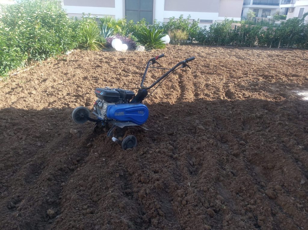 gömeç odun kesim ağaç işleri bahçe düzenlemesi bahçıvan nakliye rulo çim çapa budama32